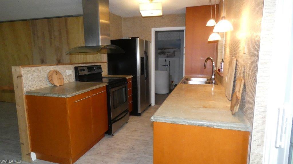 PINE ISLAND CENTER - Residential