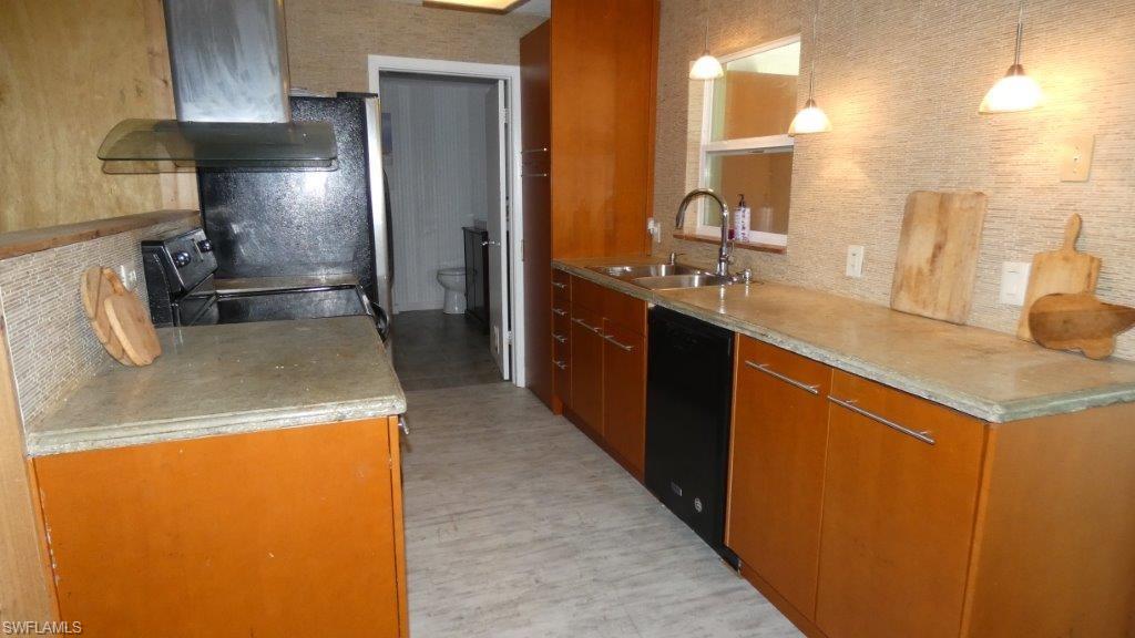 PINE ISLAND CENTER - Residential