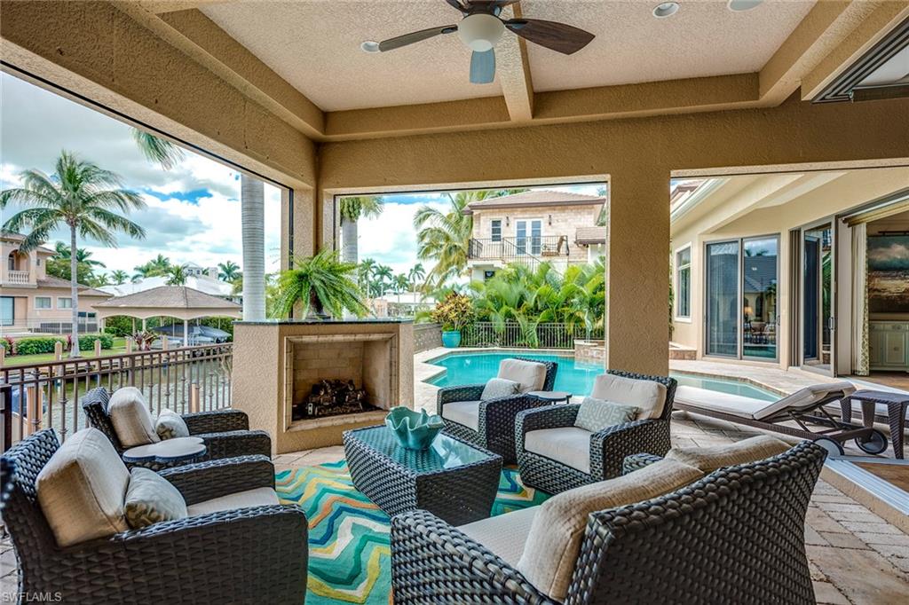 AQUALANE SHORES - Residential