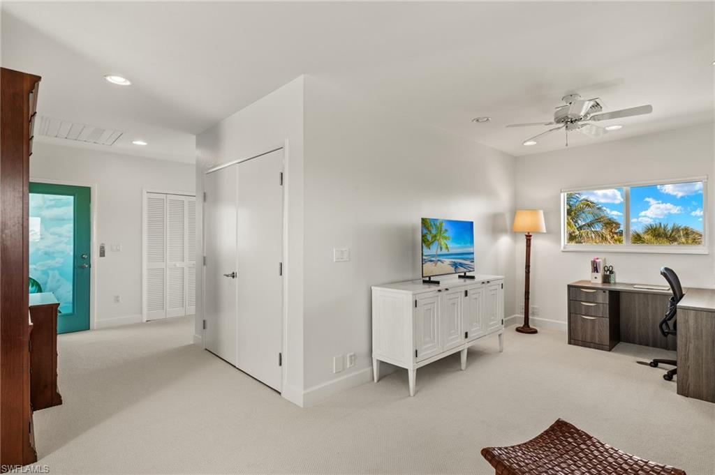 LOS COLONY - Residential