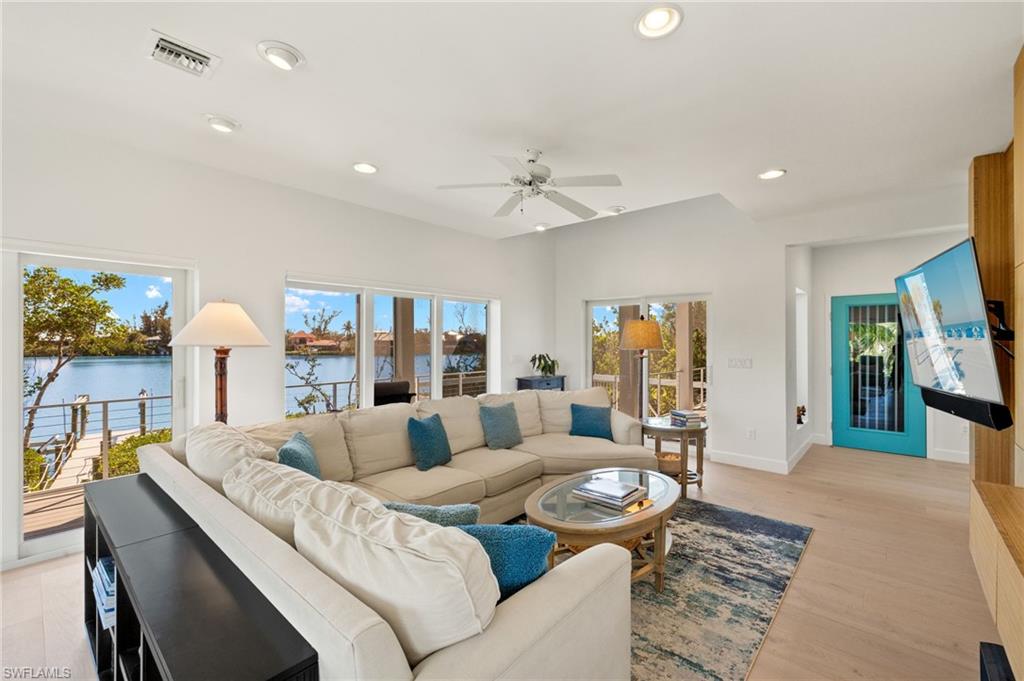 LOS COLONY - Residential