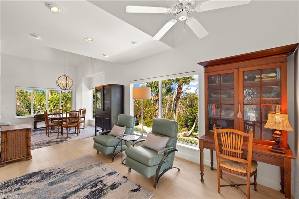 LOS COLONY - Residential