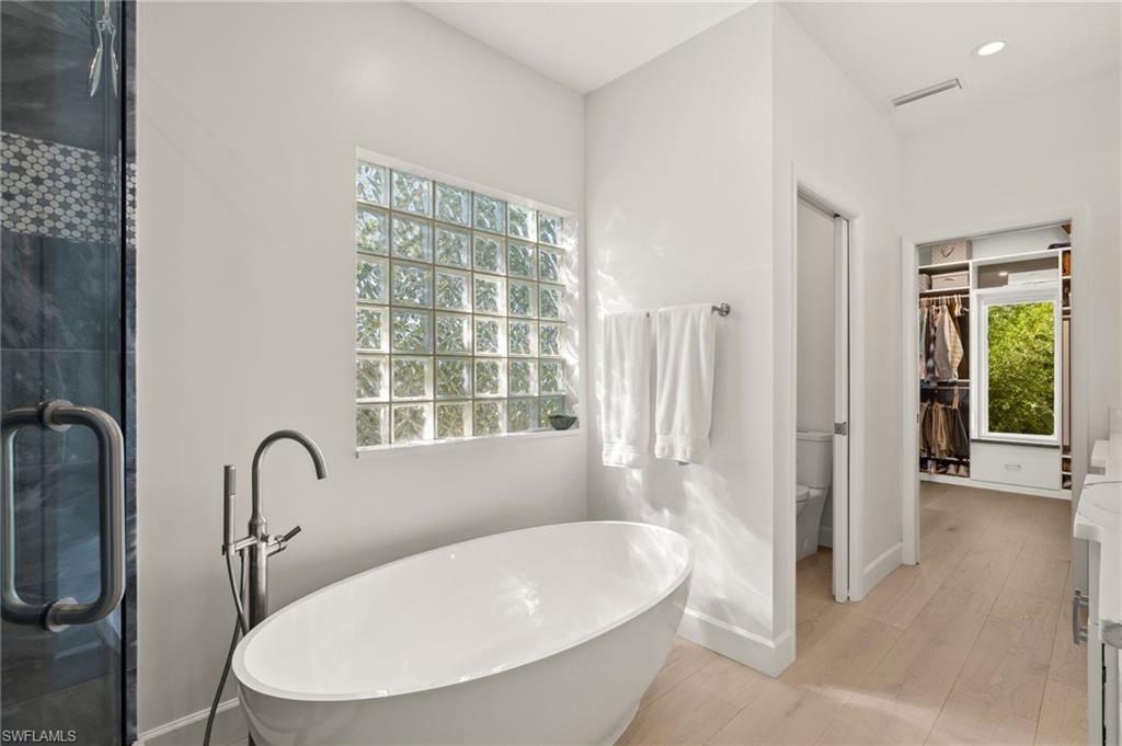 LOS COLONY - Residential