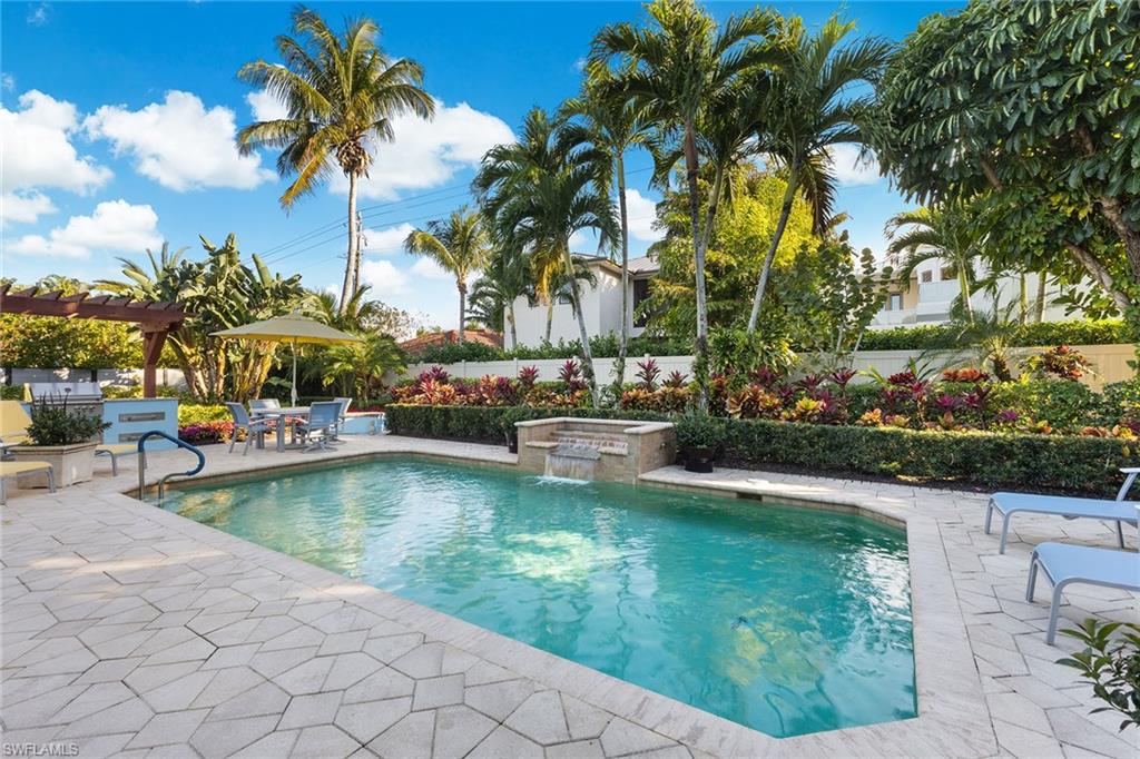 MOORINGS - Residential