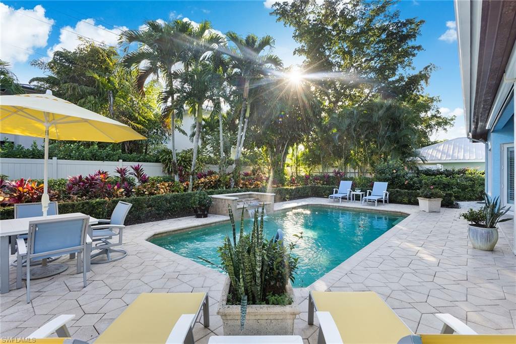 MOORINGS - Residential