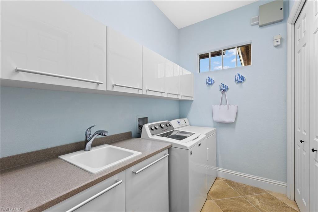 MOORINGS - Residential