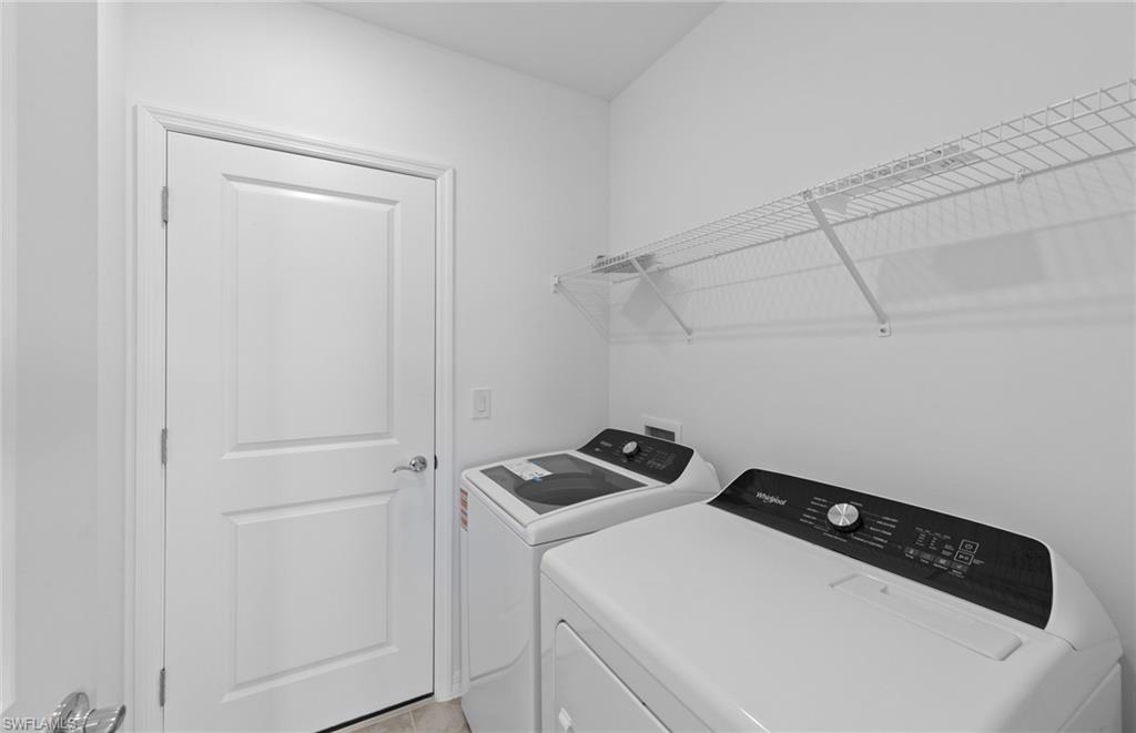 WHISPERING LAKES - Residential