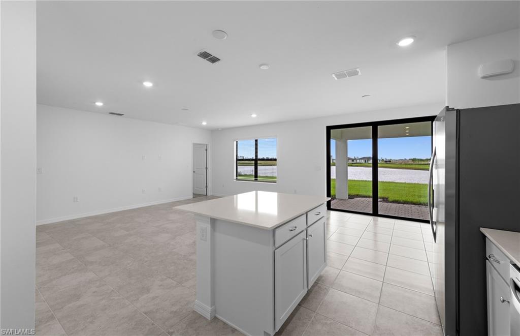 WHISPERING LAKES - Residential