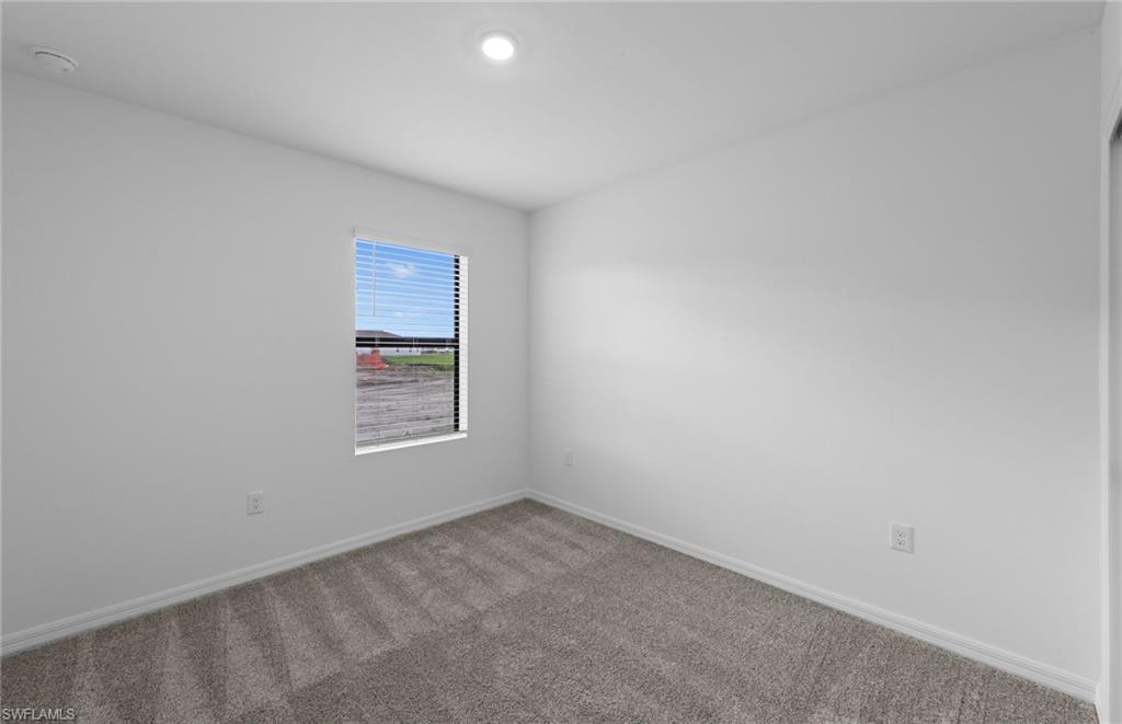 WHISPERING LAKES - Residential