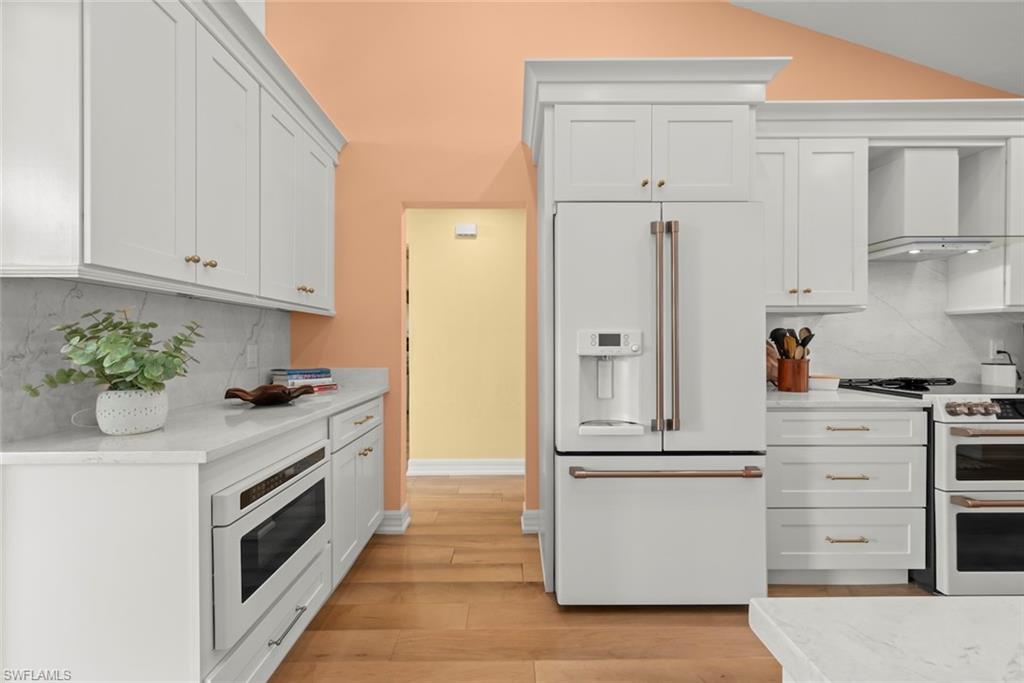 BEACHVIEW COUNTRY CLUB ESTATES - Residential