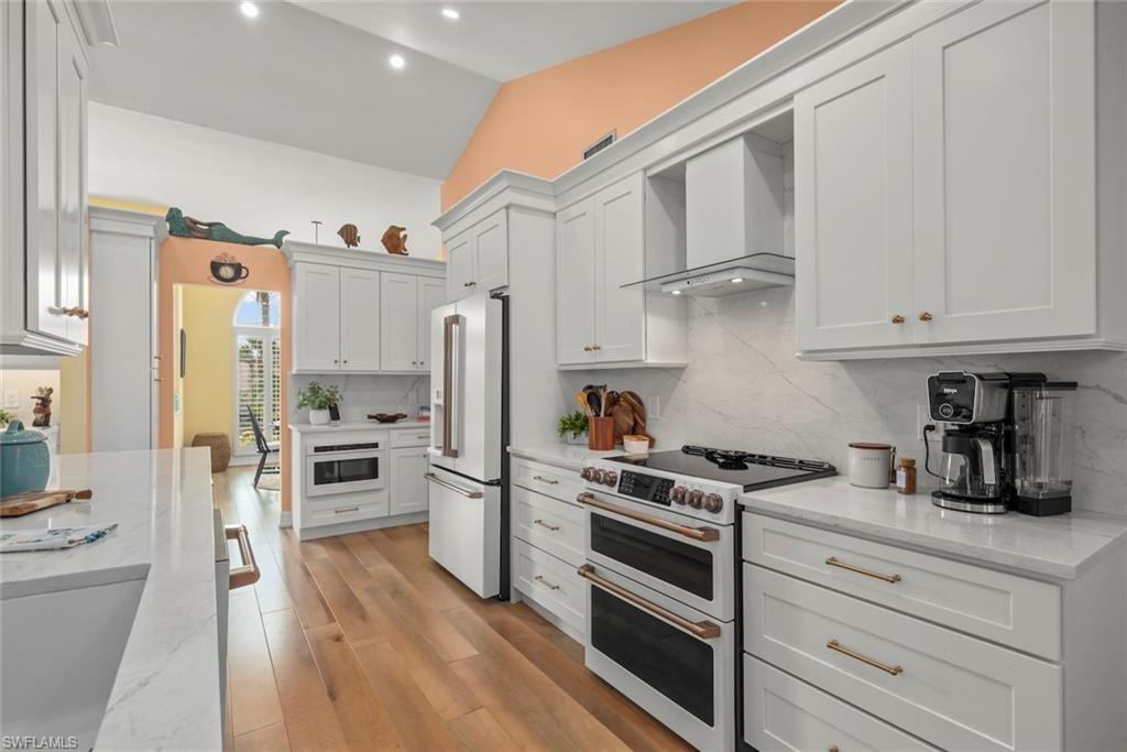 BEACHVIEW COUNTRY CLUB ESTATES - Residential