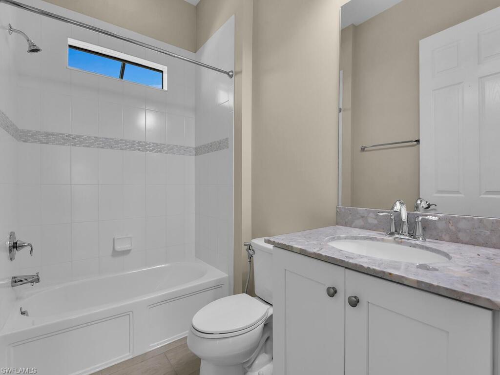 HAMPTON PARK - Residential Lease