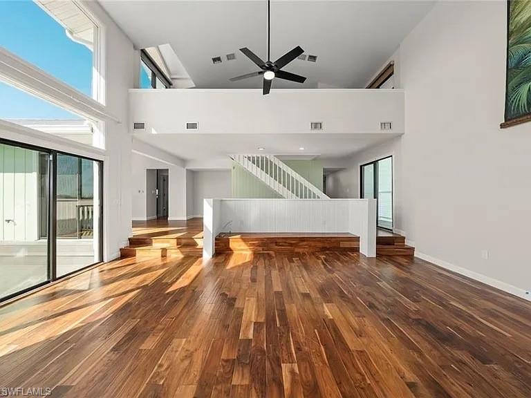 SIESTA ISLES - Residential