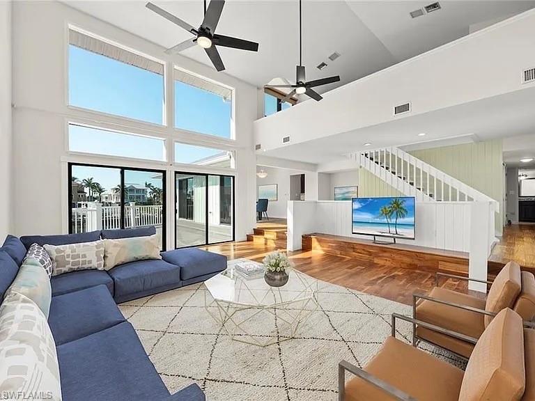 SIESTA ISLES - Residential