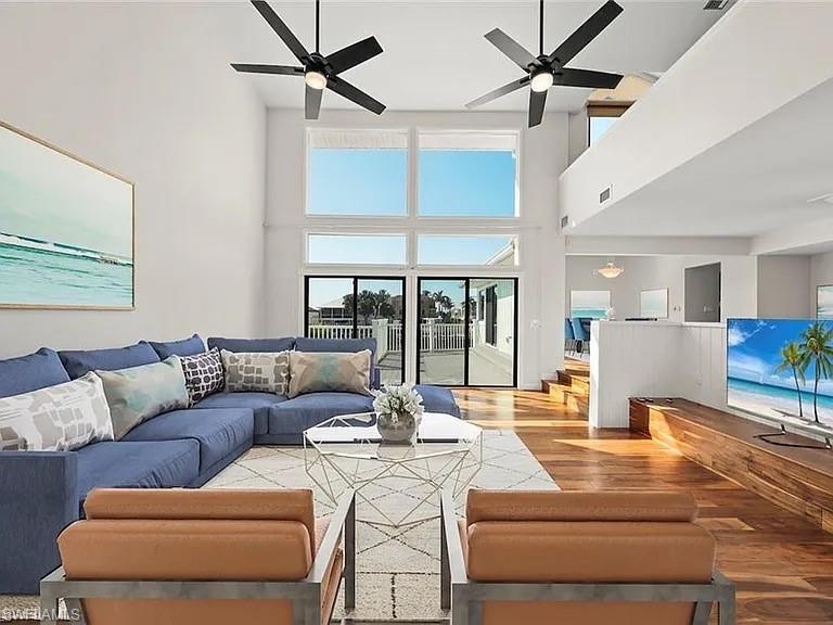 SIESTA ISLES - Residential