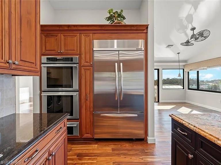 SIESTA ISLES - Residential