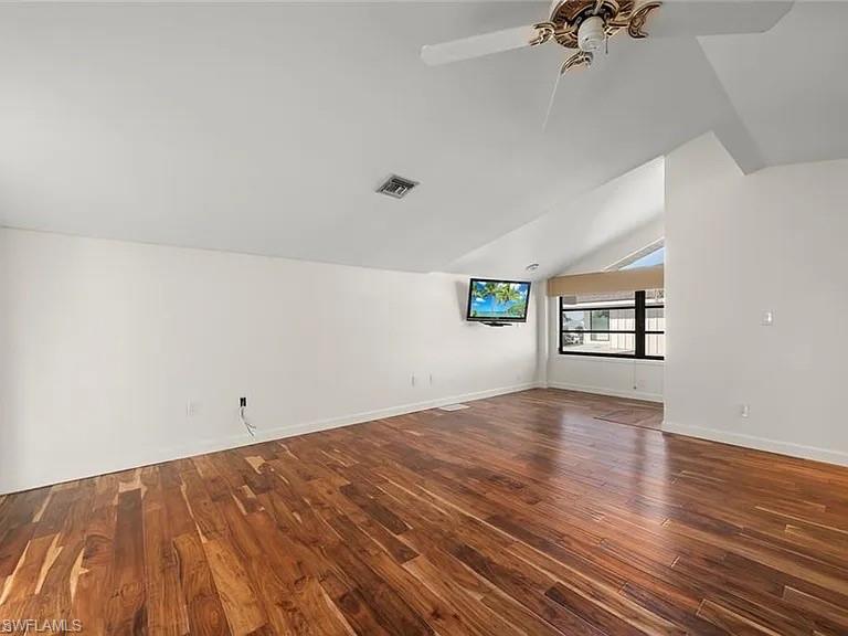 SIESTA ISLES - Residential