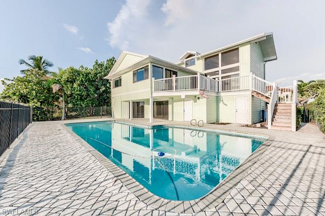 SIESTA ISLES - Residential