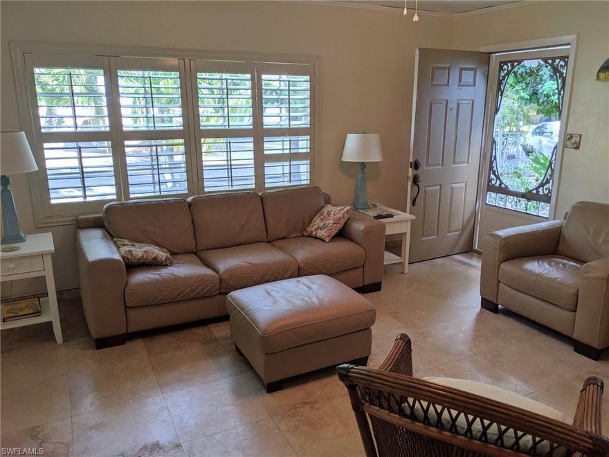 Attentiion investors, great income potential on this beautiful and cozy single story home on a weekly rental street! 2 bd. 1 bath with many updates and a big patio perfect for entertaining,