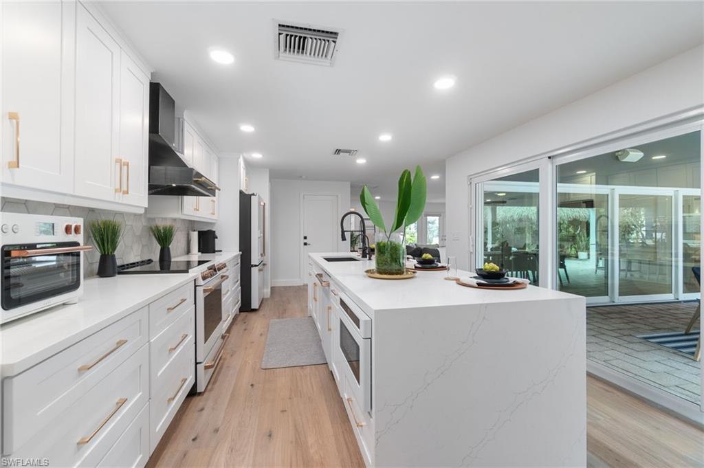 ROYAL HARBOR - Residential