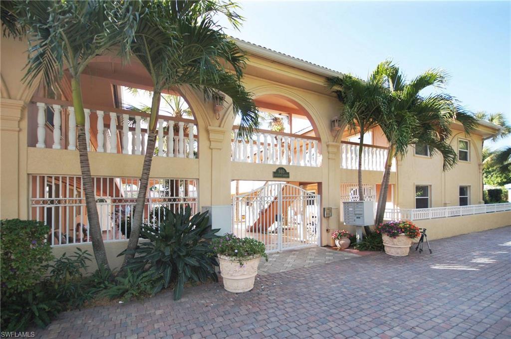 CASTLETON GARDENS - Residential