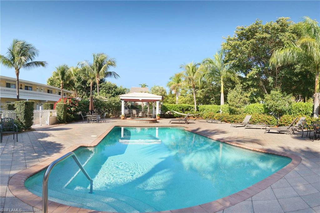 CASTLETON GARDENS - Residential