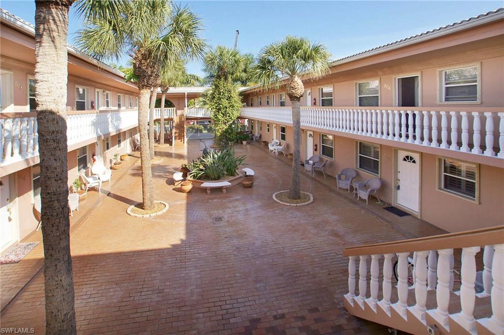 CASTLETON GARDENS - Residential