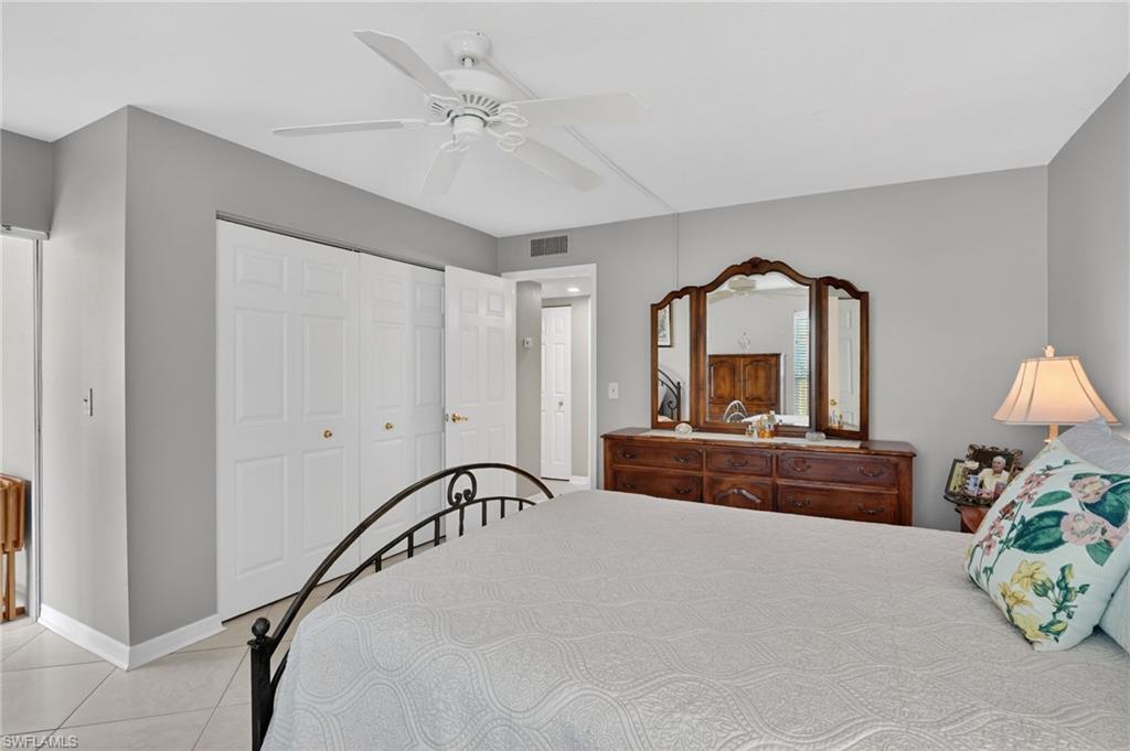 LAKEWOOD VILLAS - Residential