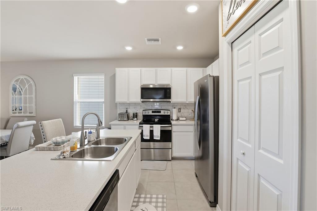 MEADOWOOD - Residential Lease