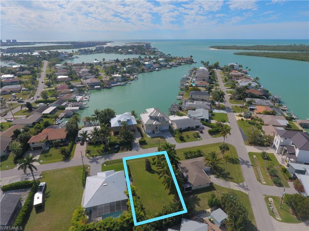 ISLES OF CAPRI - Land