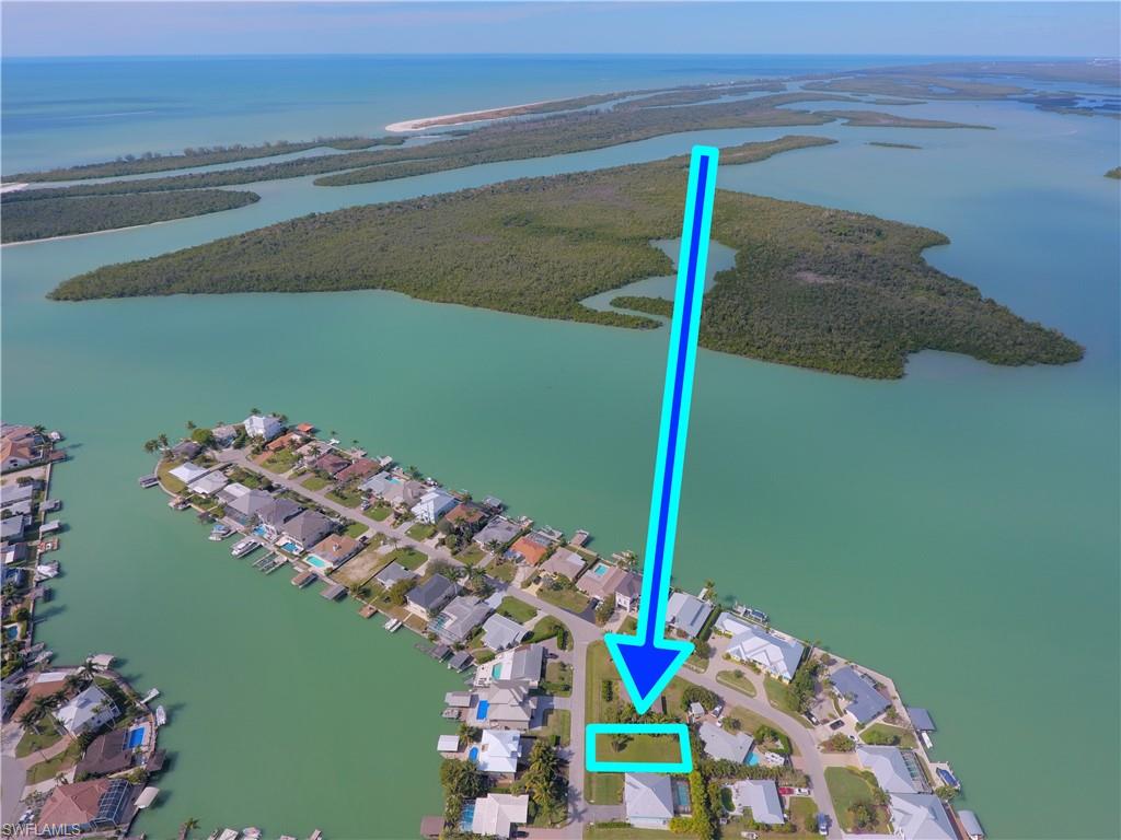 ISLES OF CAPRI - Land