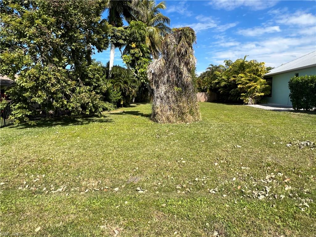 ISLES OF CAPRI - Land