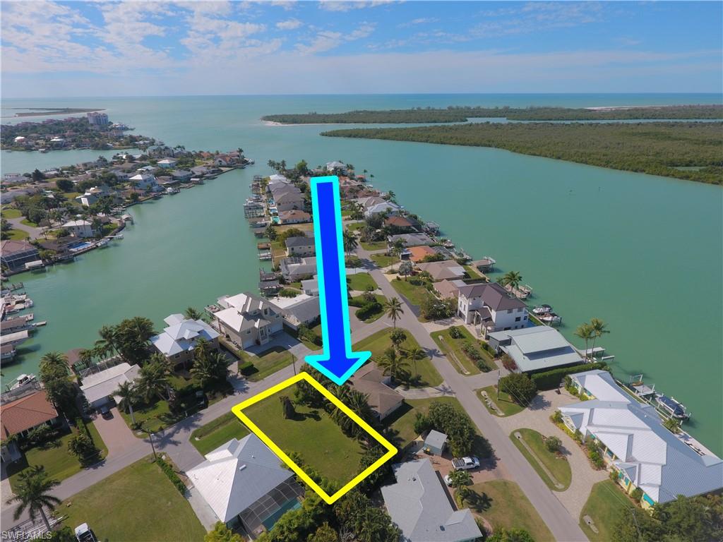 ISLES OF CAPRI - Land