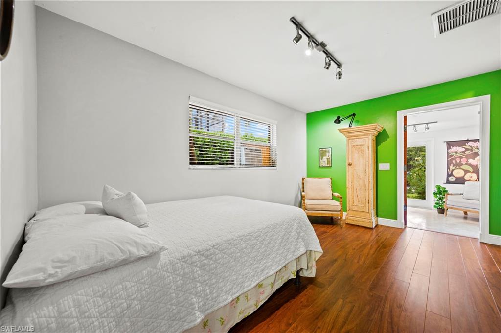 PALM ISLES - Residential