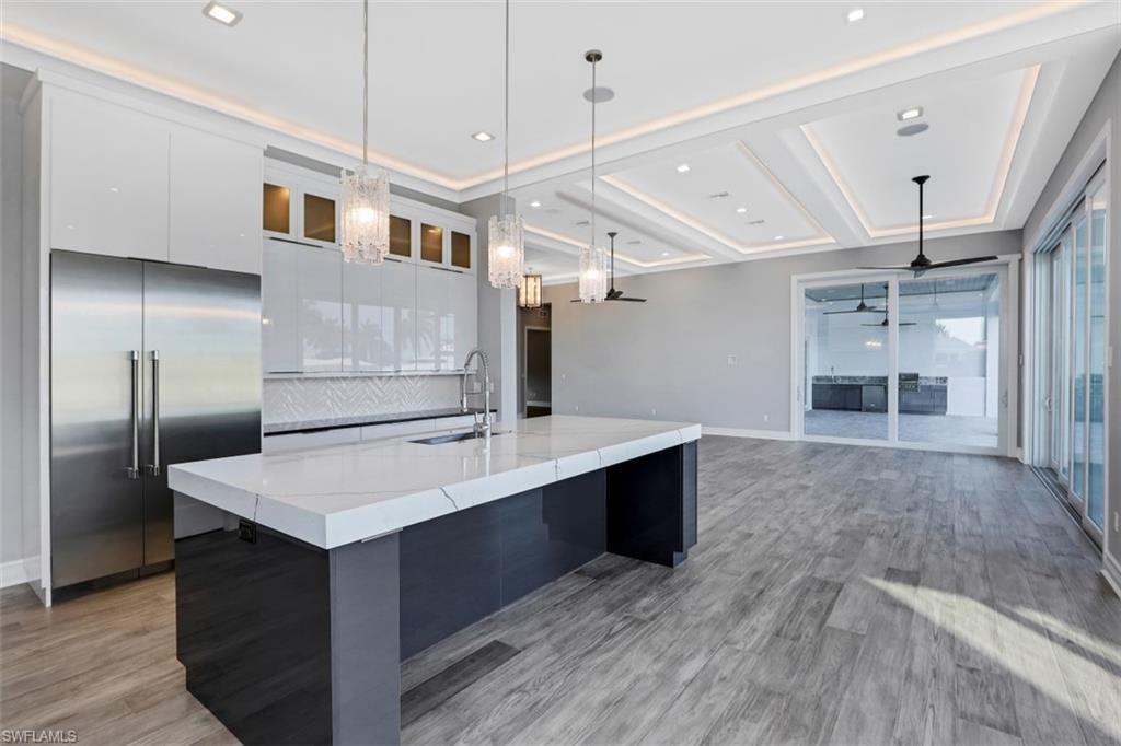 MARCO BEACH - Residential