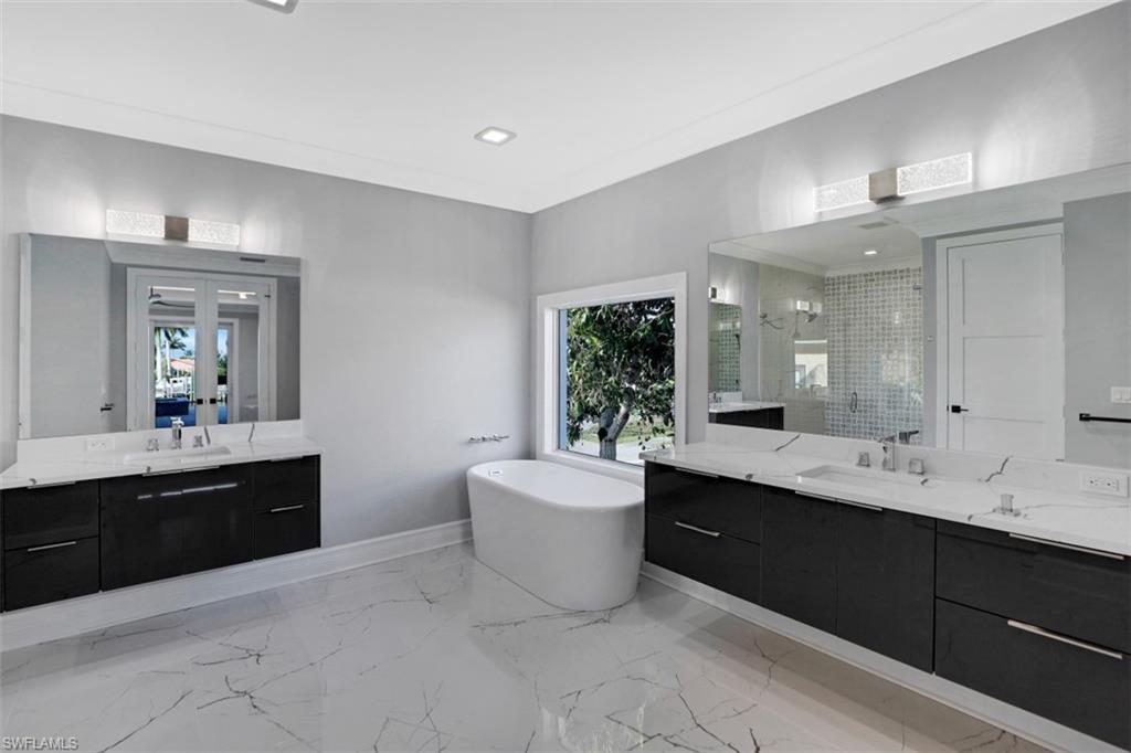 MARCO BEACH - Residential