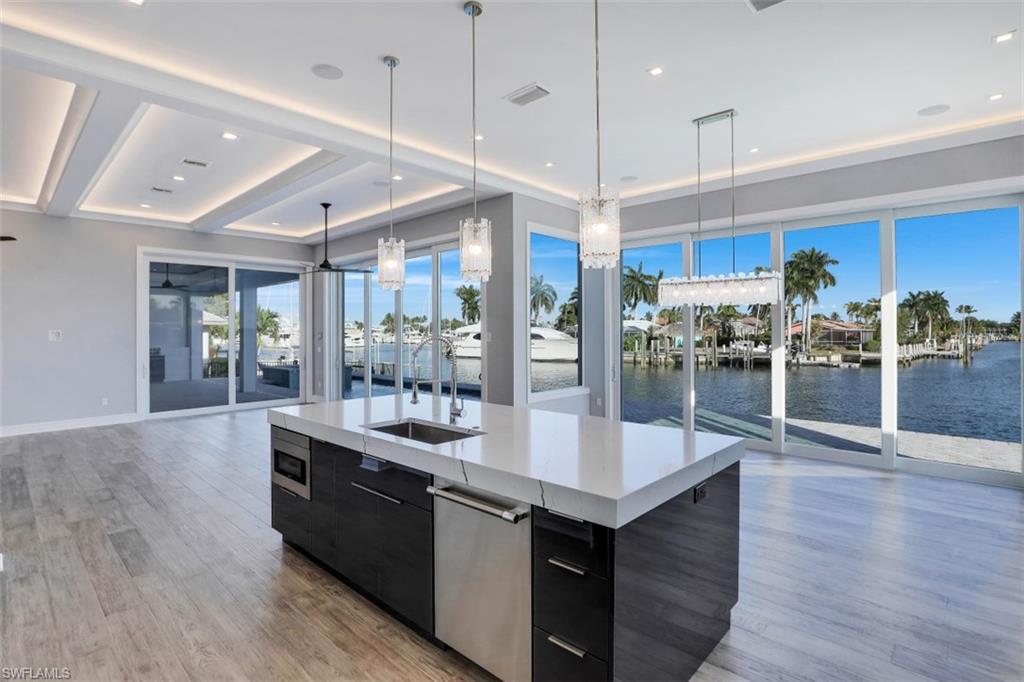 MARCO BEACH - Residential