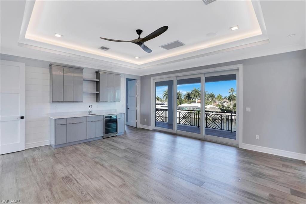 MARCO BEACH - Residential