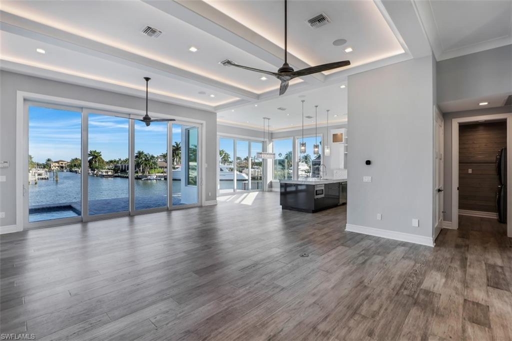 MARCO BEACH - Residential