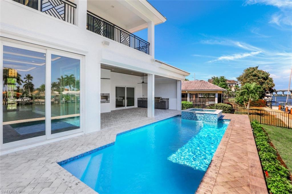 MARCO BEACH - Residential