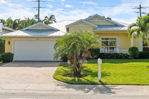 732 7th AVE N NAPLES FL 34102