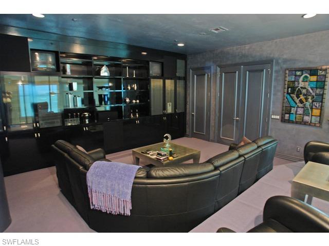 BAREFOOT BEACH - Residential