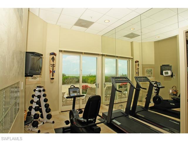 BAREFOOT BEACH - Residential