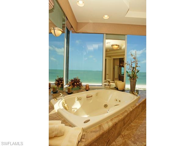 BAREFOOT BEACH - Residential