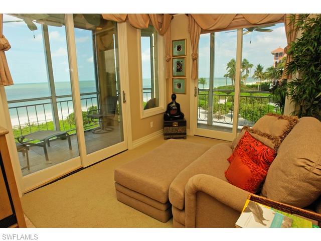 BAREFOOT BEACH - Residential