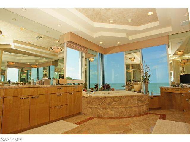 BAREFOOT BEACH - Residential