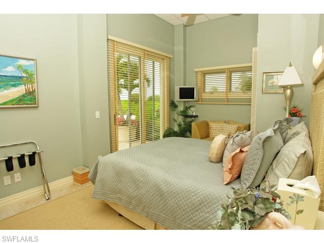 BAREFOOT BEACH - Residential