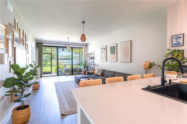 15126 PALMER LAKE CIR UNIT 101, NAPLES, FL 34109 - Image a894ee3955e6ff2ebfa9f6f2a287121d/3398197053
