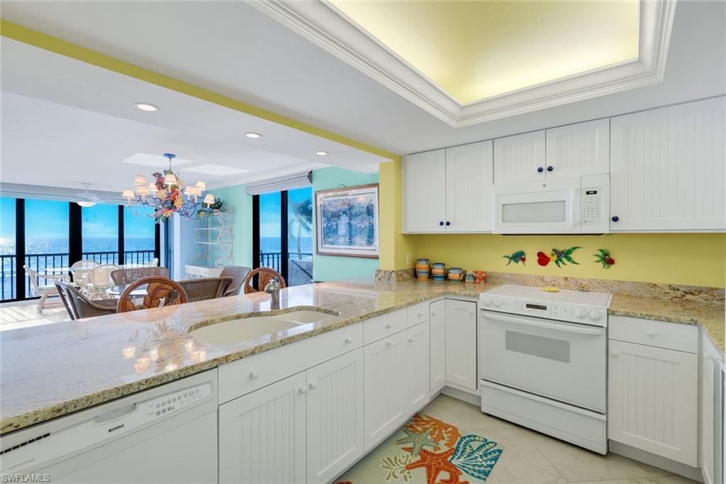 VILLAS OF VANDERBILT BEACH - Residential