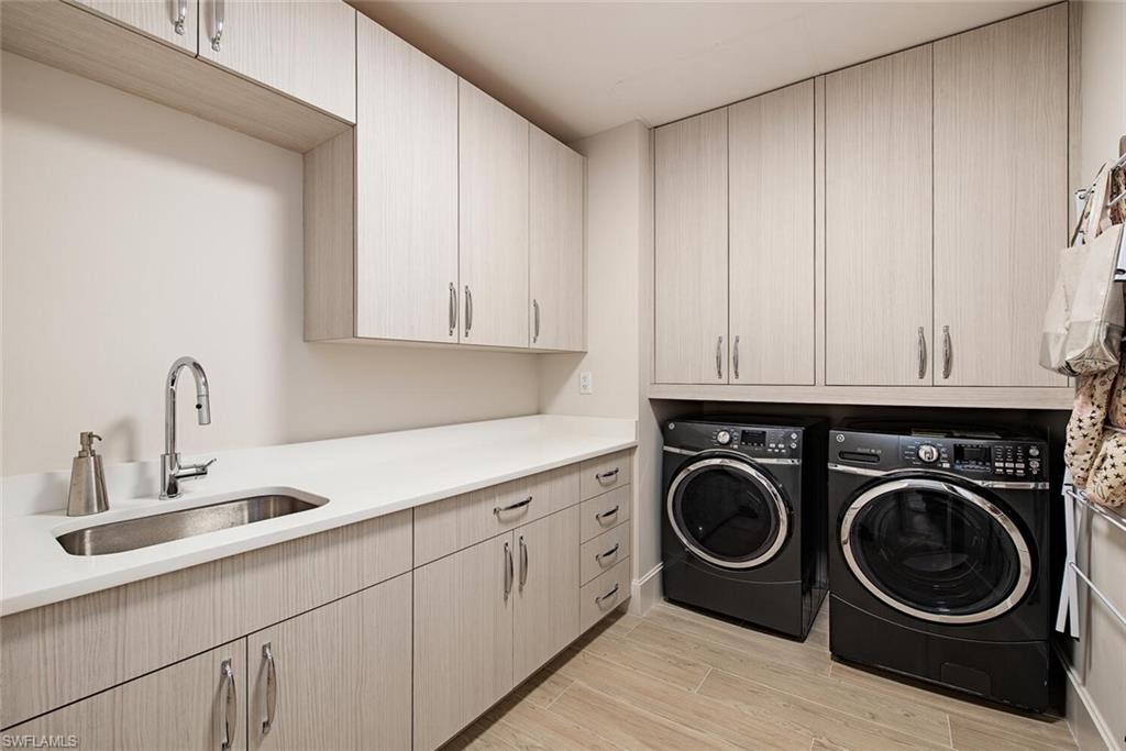 RESIDENCES AT 5TH & 5TH - Residential